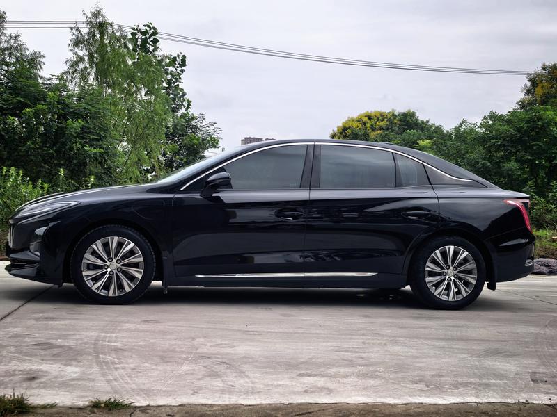 Hongqi E-QM5 - фото 3
