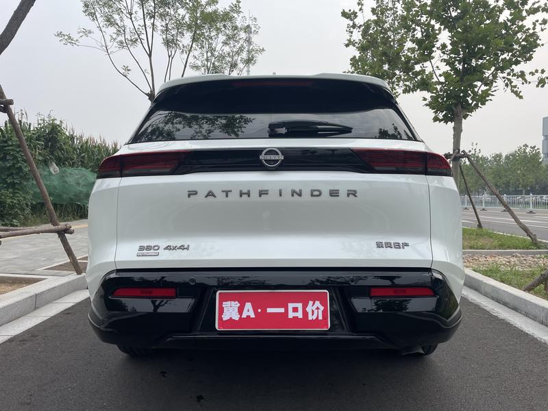 Nissan Pathfinder - фото 4
