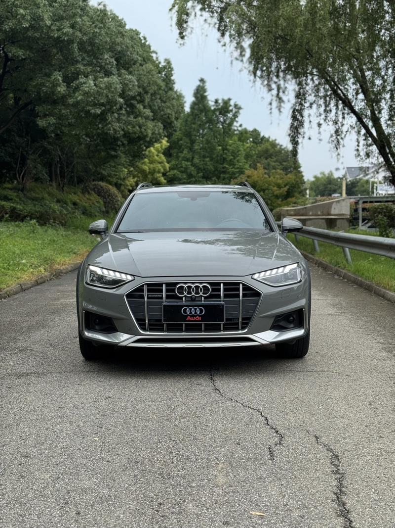 Audi A4 (Import) - фото 1