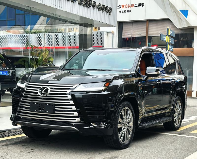 Lexus LX - фото 0