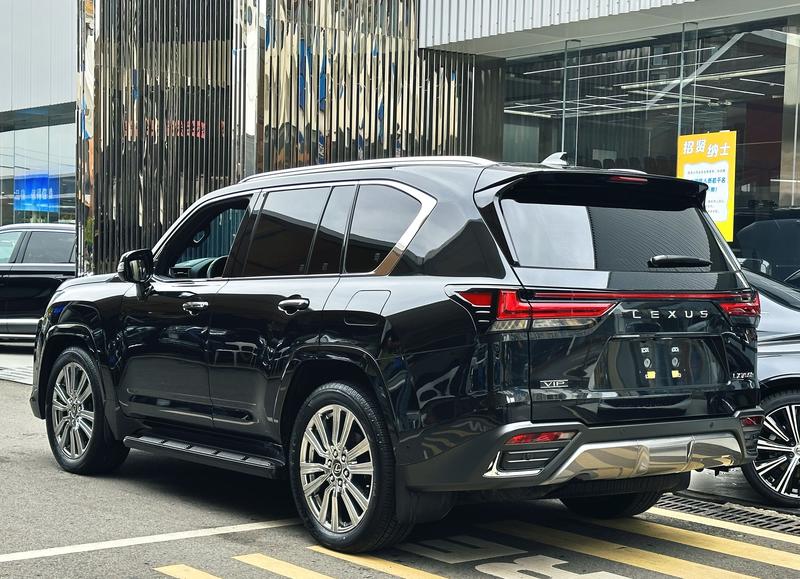 Lexus LX - фото 2