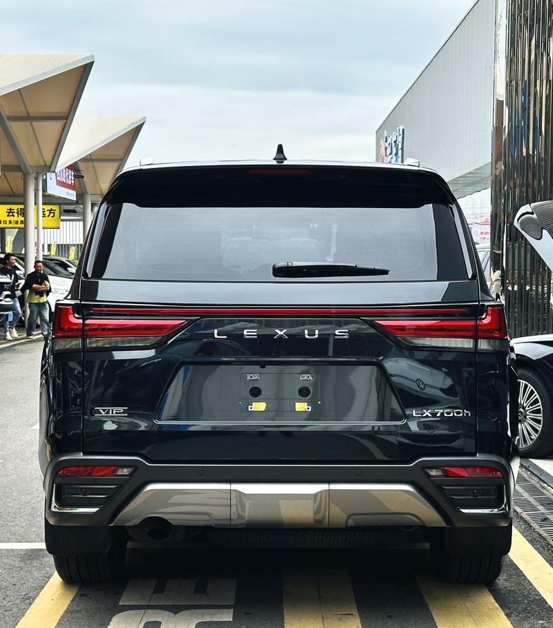 Lexus LX - фото 3