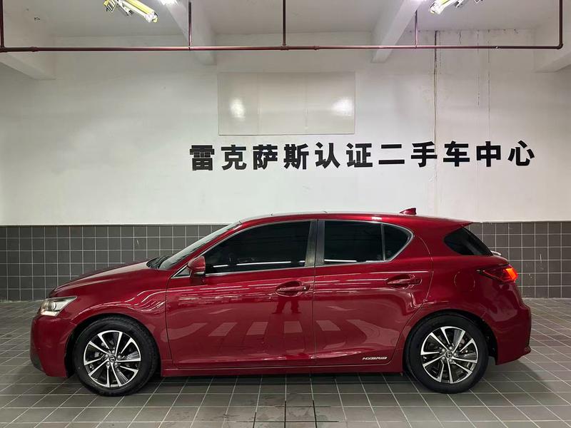 Lexus CT - фото 2