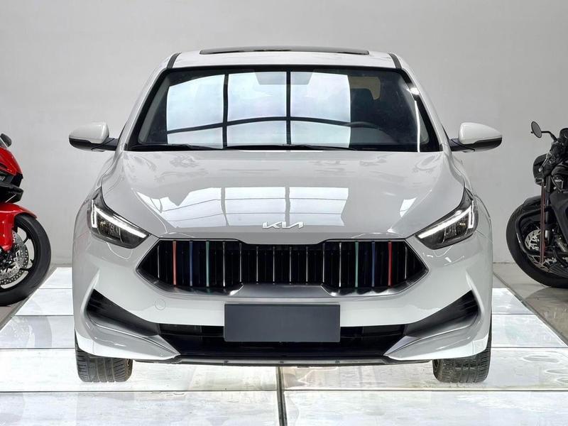 Kia K3 - фото 1