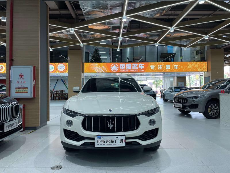 Maserati Levante - фото 1