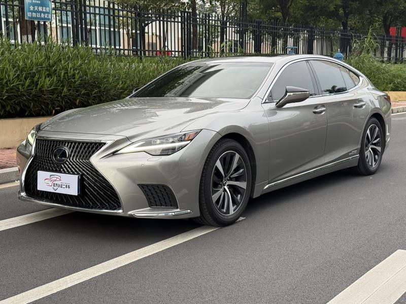Lexus LS - фото 0