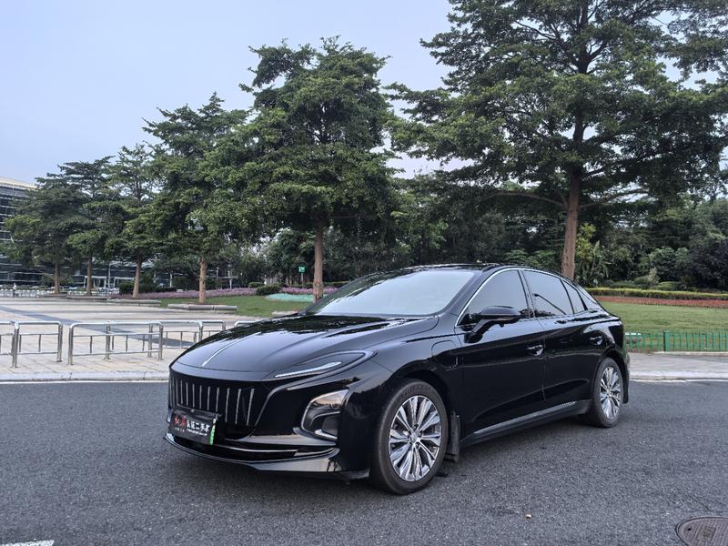 Hongqi E-QM5 - фото 0