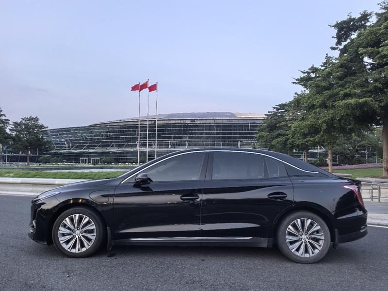 Hongqi E-QM5 - фото 2