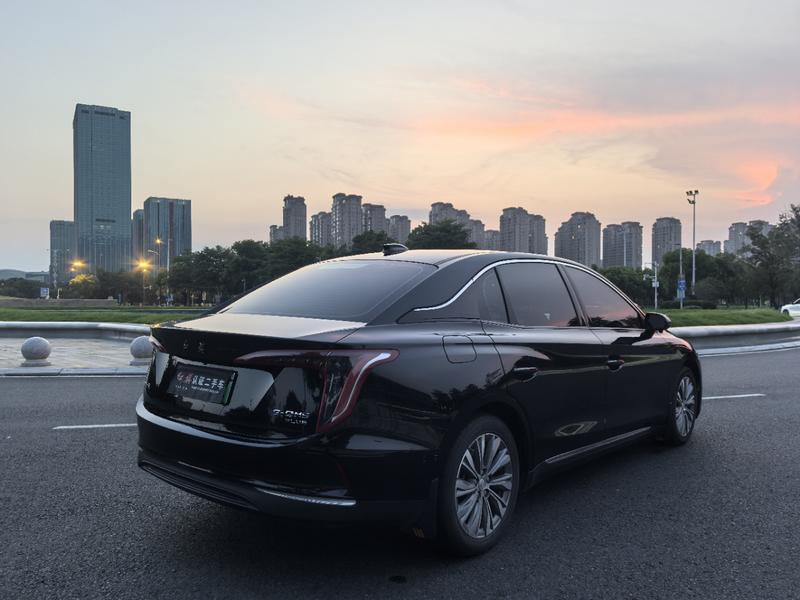 Hongqi E-QM5 - фото 3