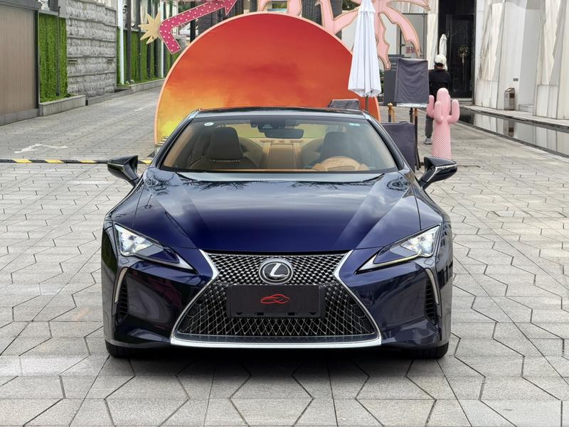 Lexus LC - фото 1
