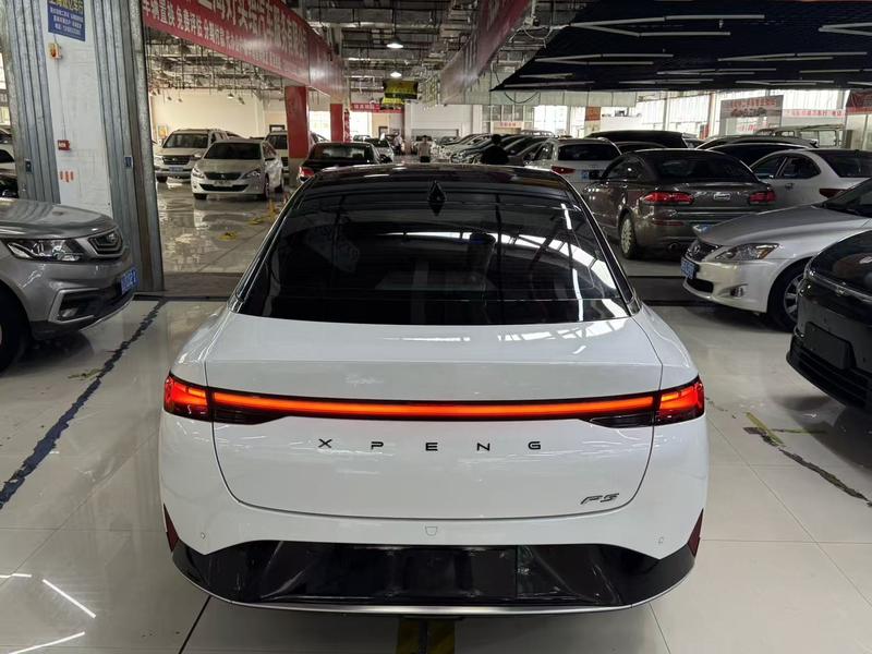 XPeng P5 - фото 4