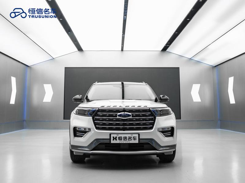 Ford Explorer - фото 1