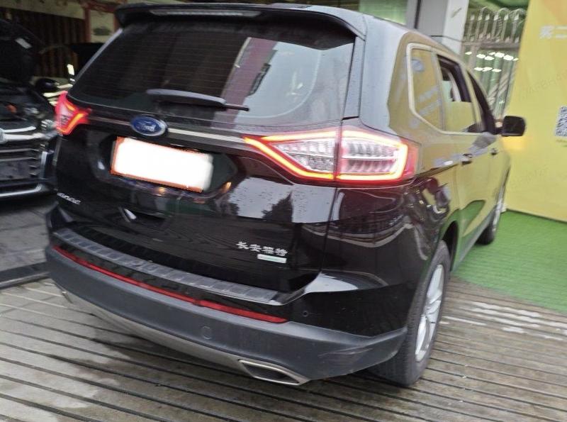 Ford Edge - фото 3