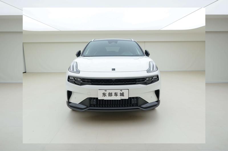 Lynk & Co 06 - фото 1