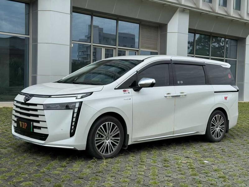 GAC Trumpchi E8 PHEV - фото 0