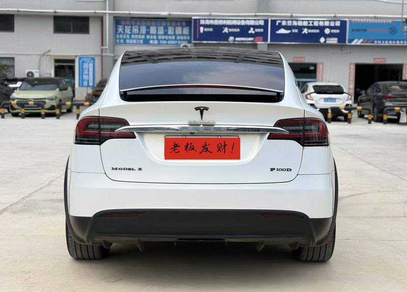 Tesla Model X - фото 4