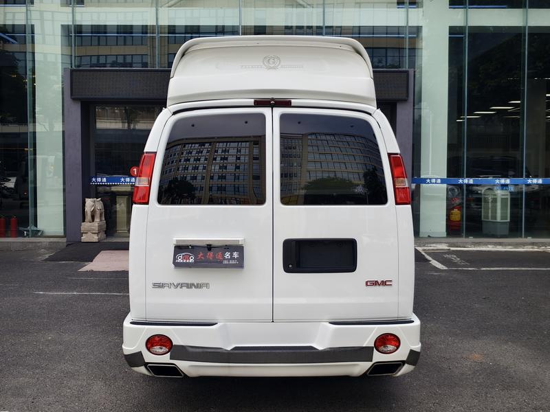 GMC Savana - фото 2