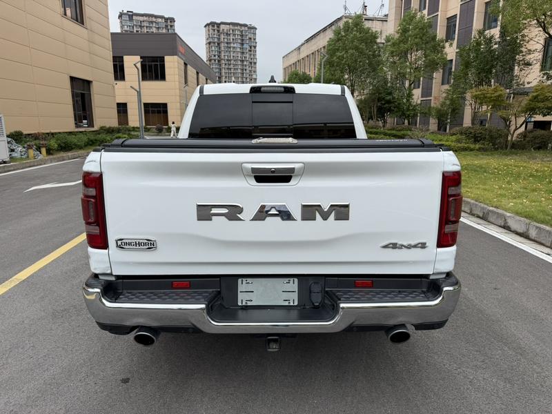RAM 1500 Rev - фото 2