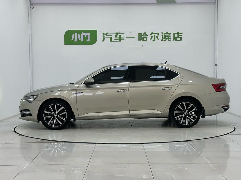 Skoda Superb - фото 3