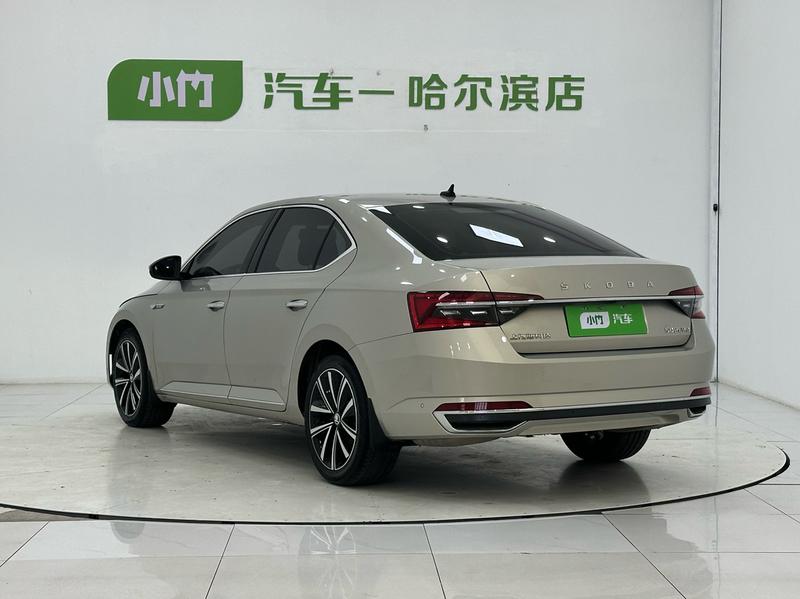 Skoda Superb - фото 4