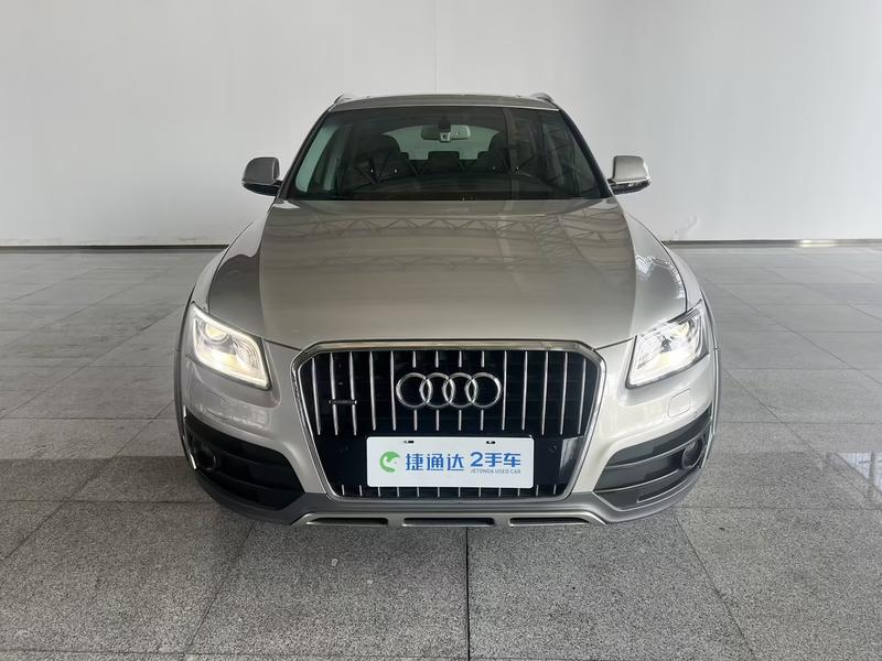 Audi Q5 - фото 1