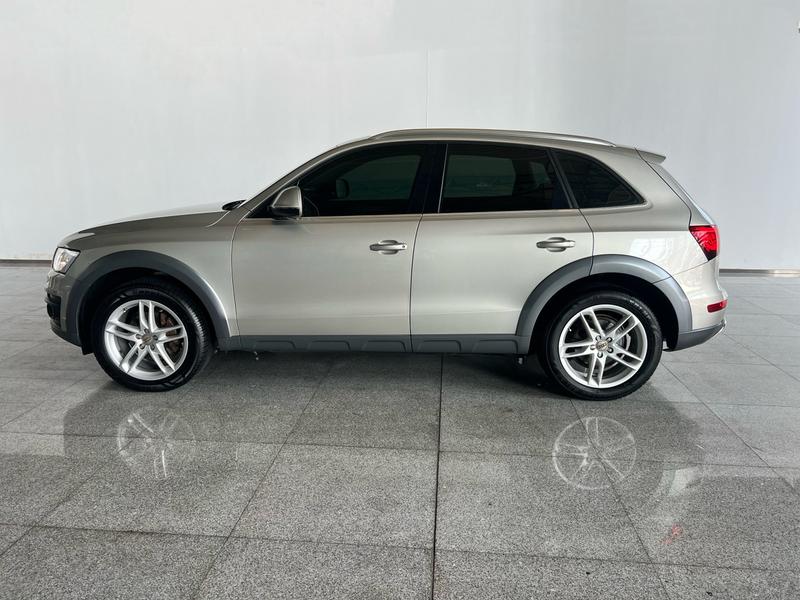 Audi Q5 - фото 3