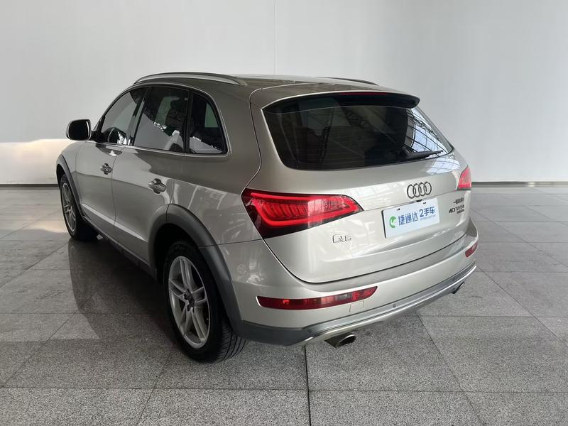 Audi Q5 - фото 4