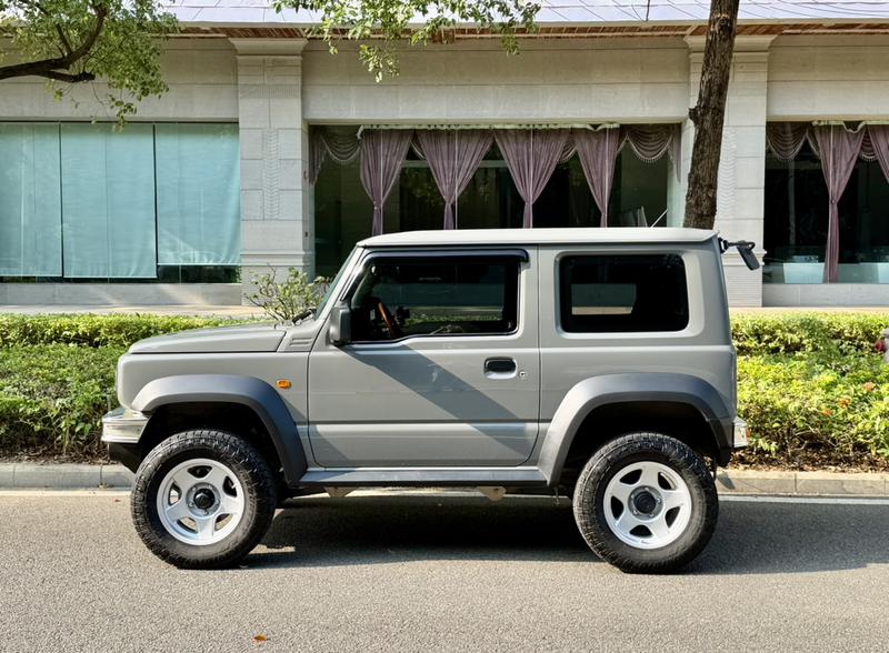 Suzuki Jimny (Import) - фото 2