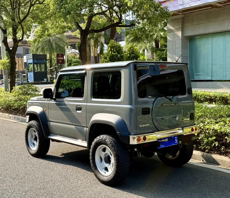 Suzuki Jimny (Import) - фото 3
