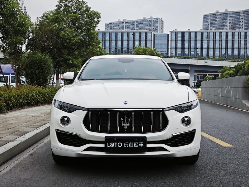 Maserati Levante - фото 1