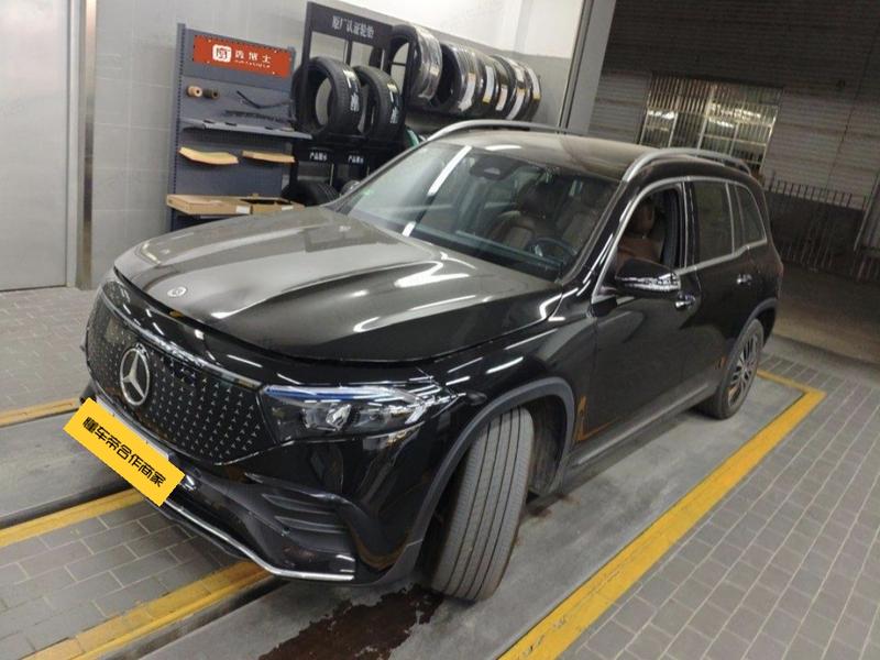 Mercedes-Benz EQB - фото 0