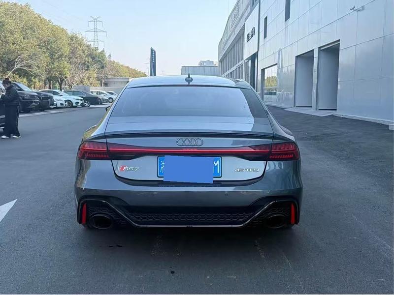 Audi A7 - фото 4