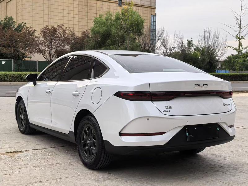 BYD Qin PLUS DM-i - фото 3