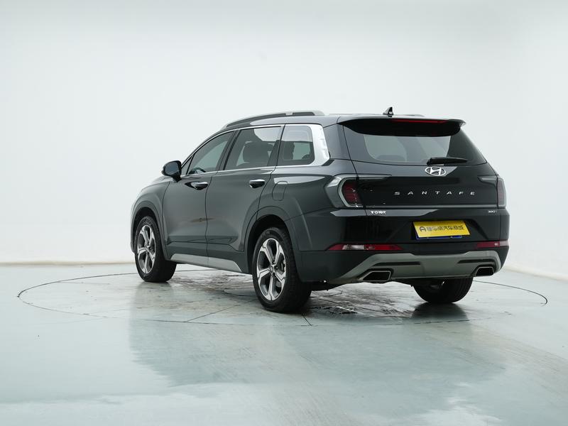 Hyundai Santa Fe - фото 4