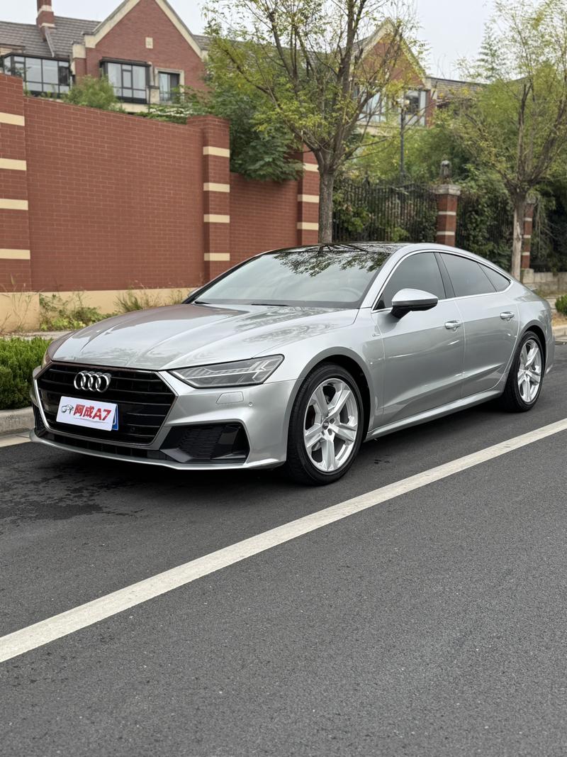 Audi A7 - фото 0