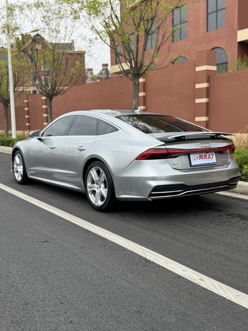 Audi A7 - фото 3