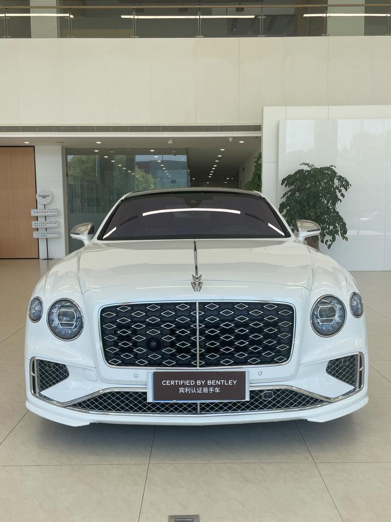 Bentley Flying Spur PHEV - фото 1