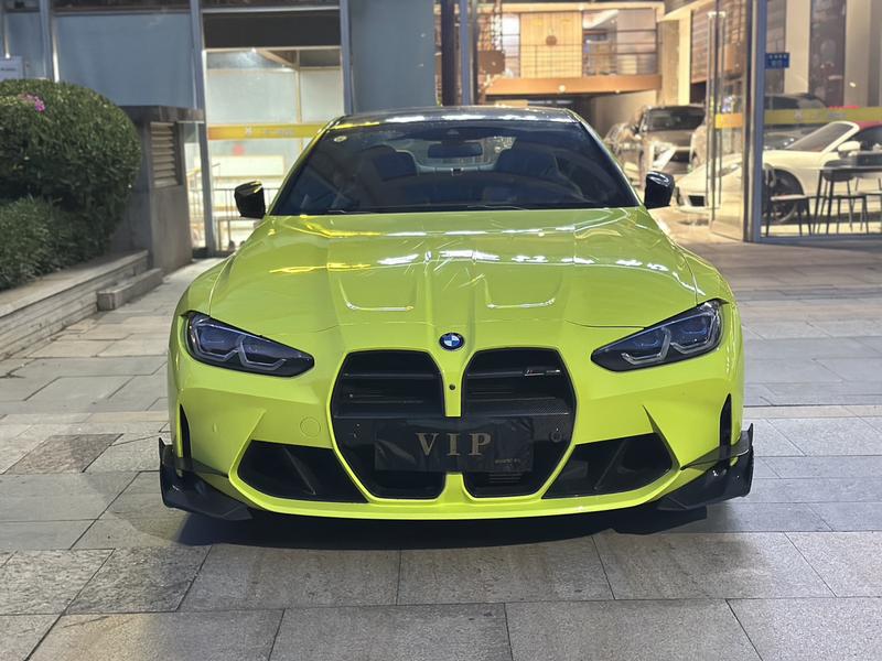 BMW M4 - фото 1