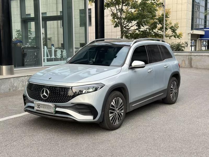 Mercedes-Benz EQB - фото 0