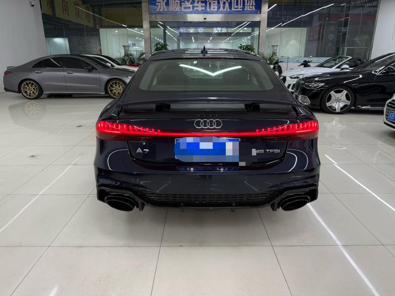Audi A7 - фото 4