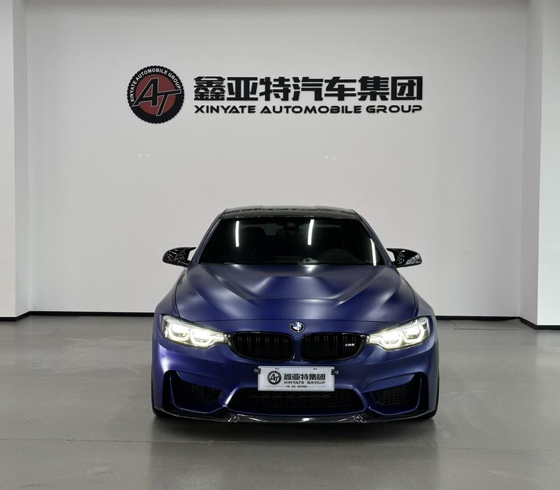 BMW M4 - фото 1