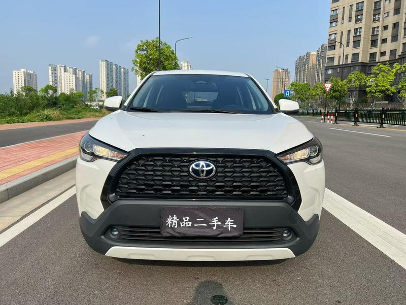 Toyota Corolla Cross - фото 1