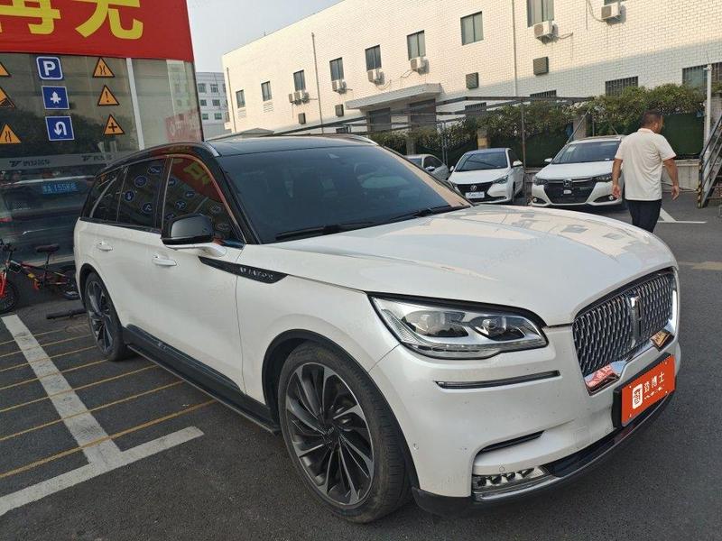 Lincoln Aviator - фото 1