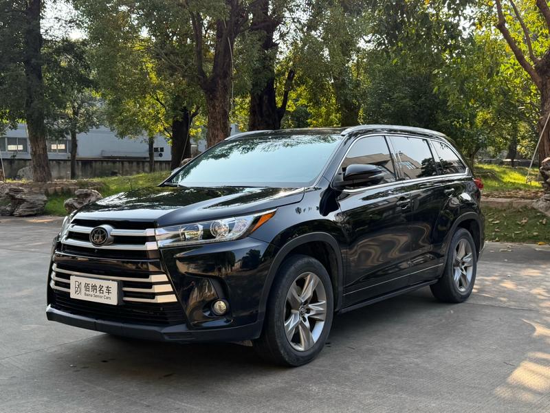 Toyota Highlander - фото 0