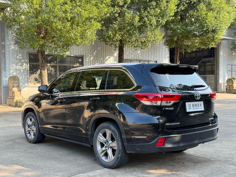 Toyota Highlander - фото 3