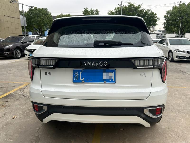 Lynk & Co 01 - фото 4