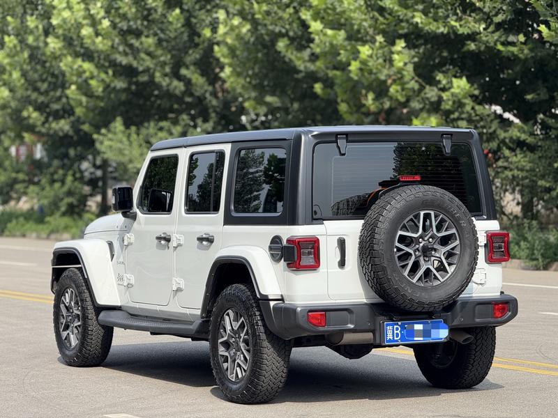 Jeep Wrangler - фото 3