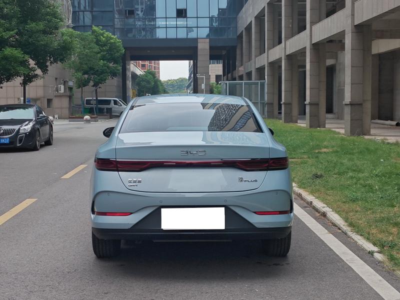 BYD Qin PLUS DM-i - фото 4