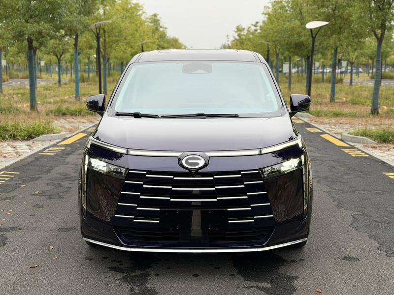 GAC Trumpchi E8 PHEV - фото 1