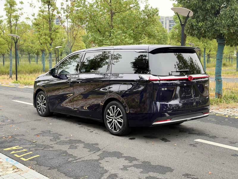 GAC Trumpchi E8 PHEV - фото 4